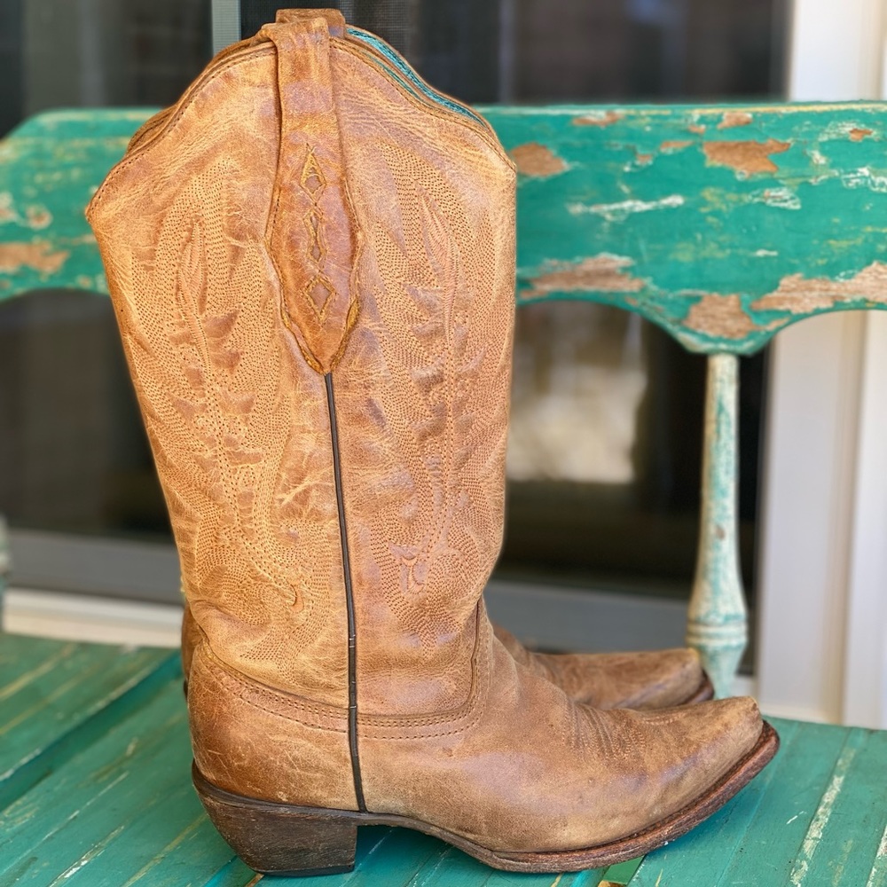 Corral Woman’s Western Cowboy Boots Size  6.5